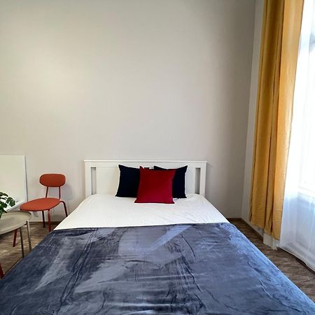 Baross Apartment With Convenience And Style Budapest Bagian luar foto