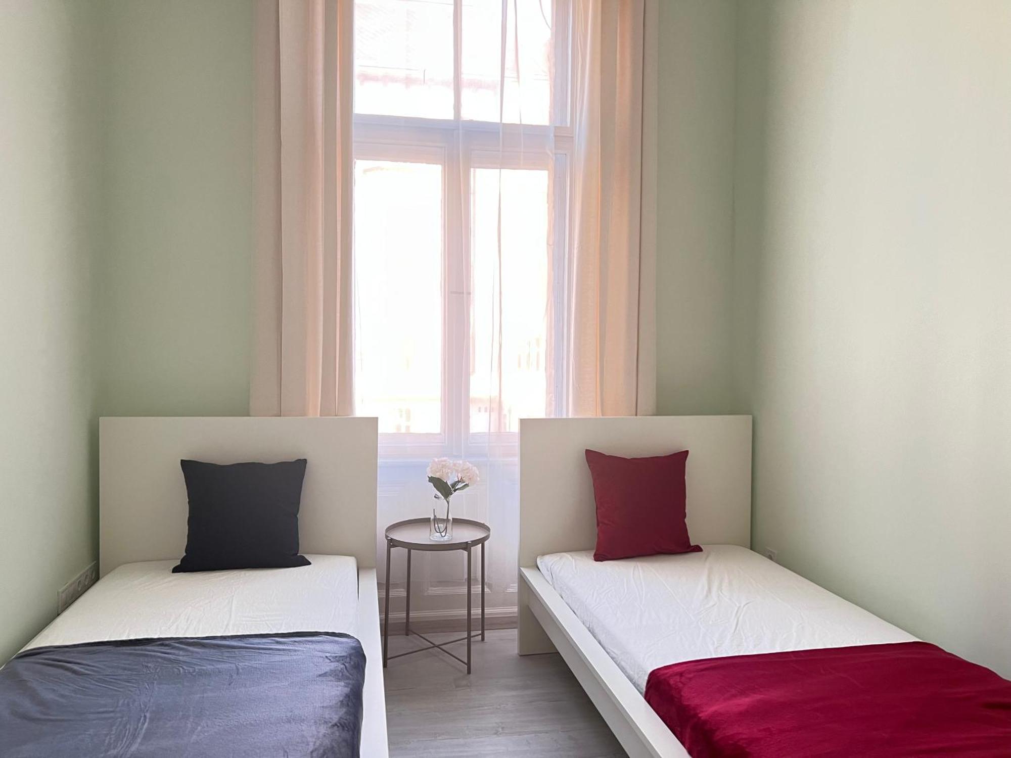 Baross Apartment With Convenience And Style Budapest Bagian luar foto