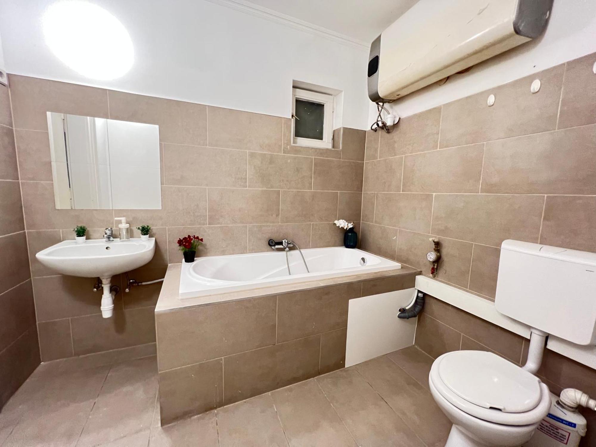 Baross Apartment With Convenience And Style Budapest Bagian luar foto