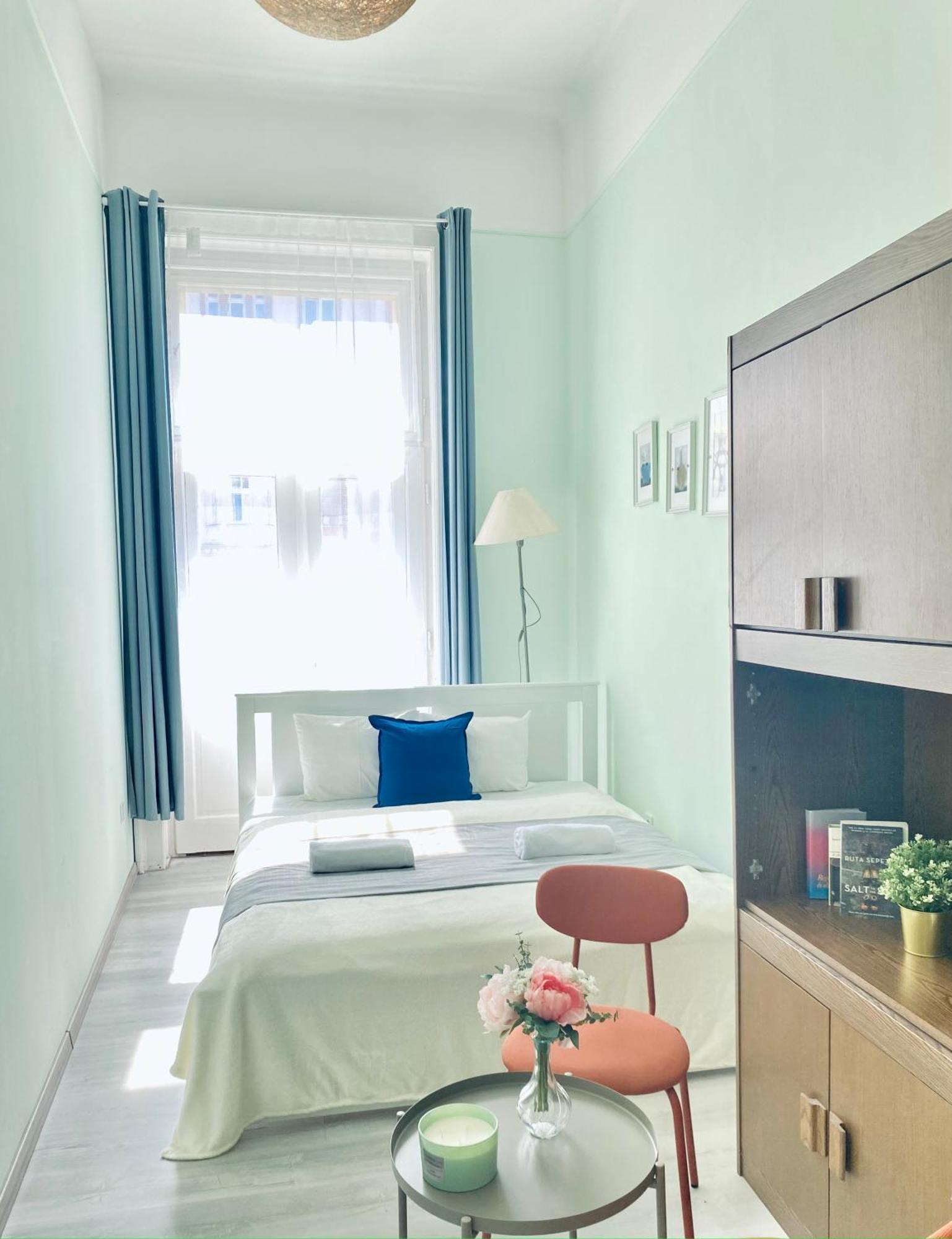 Baross Apartment With Convenience And Style Budapest Bagian luar foto