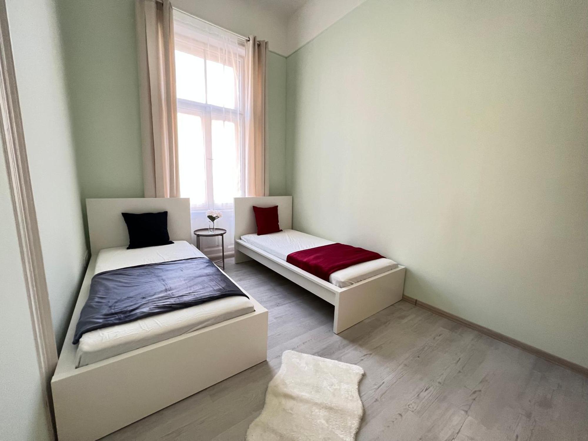 Baross Apartment With Convenience And Style Budapest Bagian luar foto