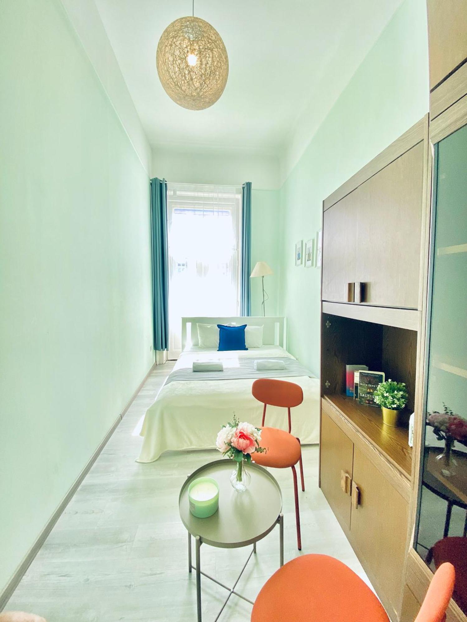 Baross Apartment With Convenience And Style Budapest Bagian luar foto